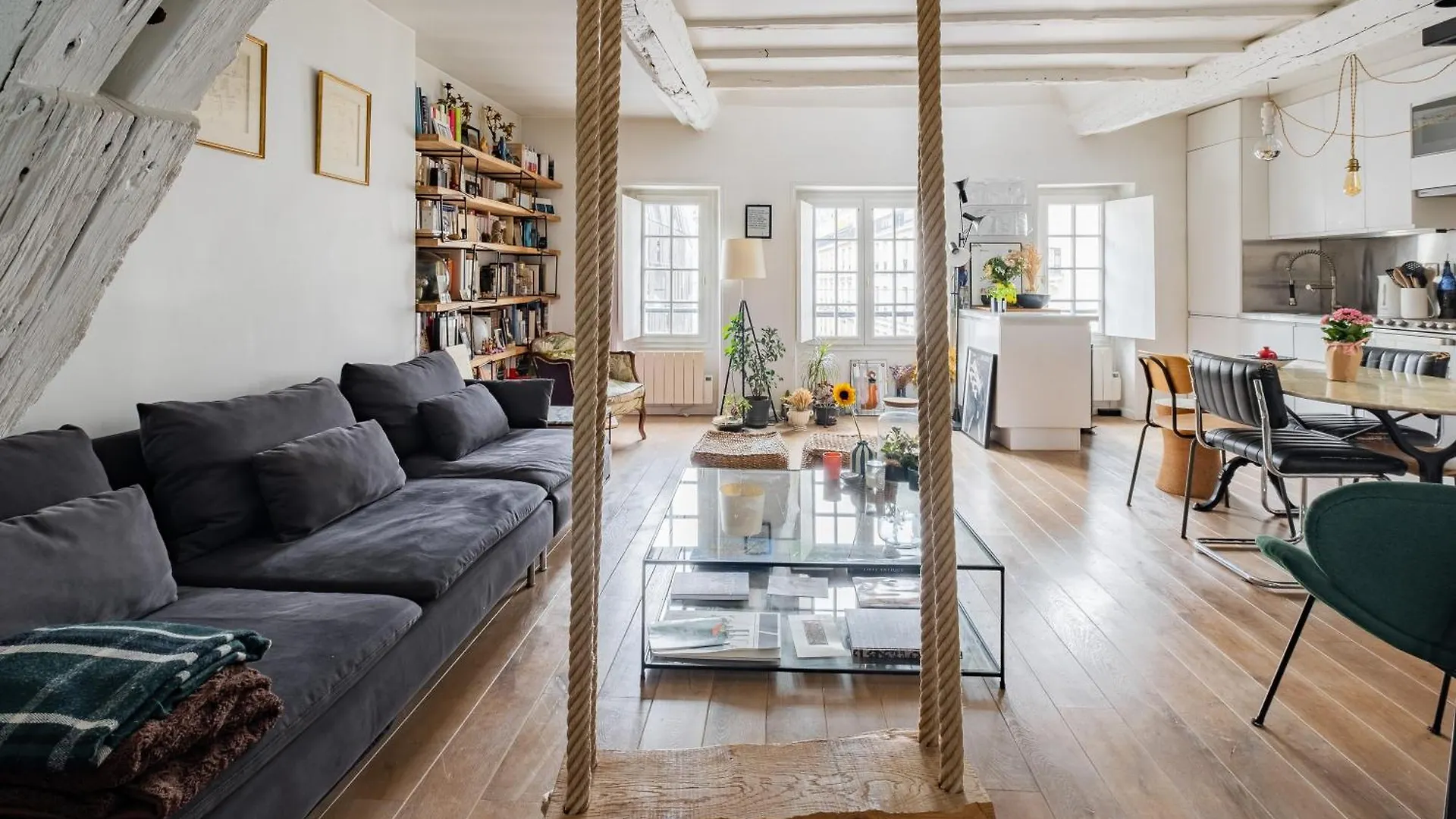 Veeve - Modern-Chic Mezzanine Apartment Paris 0*,