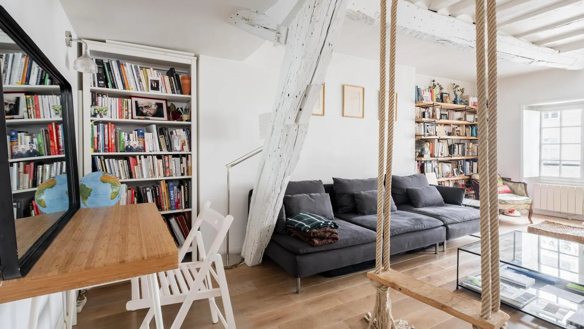 Veeve - Modern-Chic Mezzanine Apartment Paris